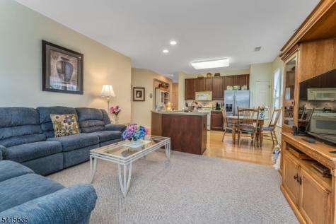95 Kensington Circle White NJ 07823