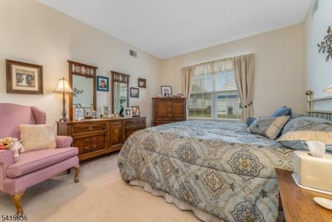95 Kensington Circle White NJ 07823