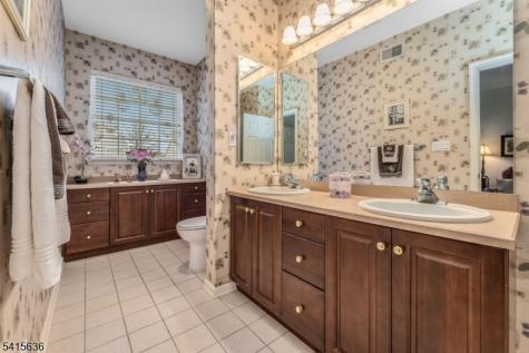 95 Kensington Circle White NJ 07823