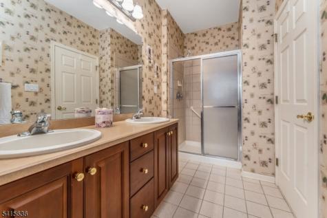95 Kensington Circle White NJ 07823