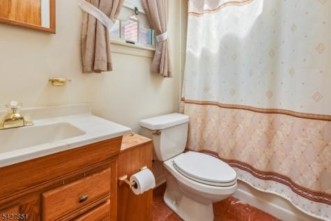 7 Hanover Avenue Warren NJ 07059