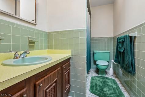 7 Hanover Avenue Warren NJ 07059
