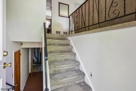 7 Hanover Avenue Warren NJ 07059