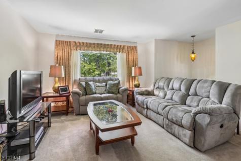 7 Hanover Avenue Warren NJ 07059