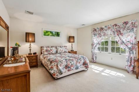 7 Hanover Avenue Warren NJ 07059