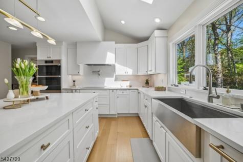 58 Merrywood Lane Millburn NJ 07078