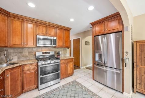 109 Greenwood Avenue Pequannock NJ 07440