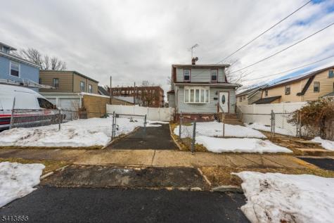 9 Stratford Place Irvington NJ 07111