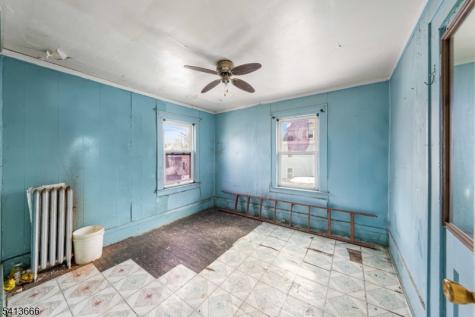 9 Stratford Place Irvington NJ 07111