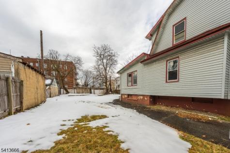 9 Stratford Place Irvington NJ 07111
