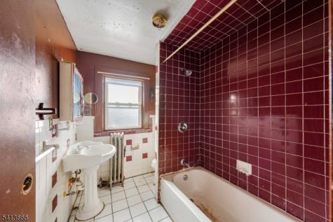 9 Stratford Place Irvington NJ 07111