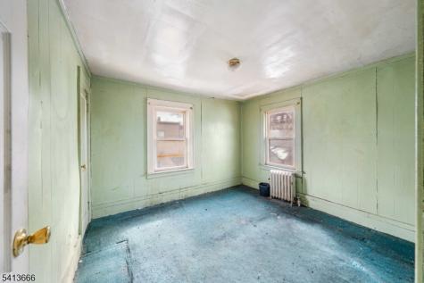 9 Stratford Place Irvington NJ 07111