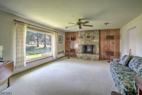 1 Scarlet Oak Road Tewksbury NJ 07830