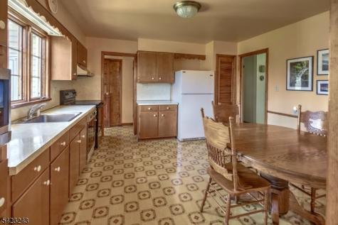 1 Scarlet Oak Road Tewksbury NJ 07830