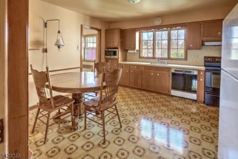1 Scarlet Oak Road Tewksbury NJ 07830
