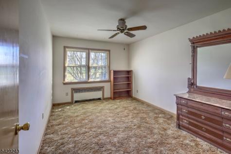 1 Scarlet Oak Road Tewksbury NJ 07830