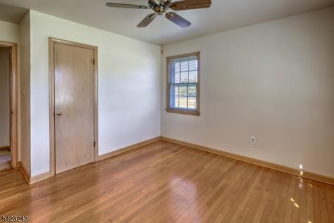 1 Scarlet Oak Road Tewksbury NJ 07830