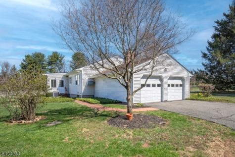 1 Scarlet Oak Road Tewksbury NJ 07830
