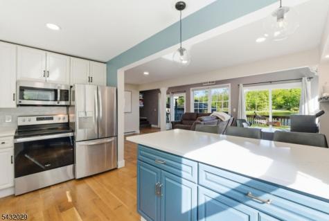 931 Plymouth Lake Drive Stillwater NJ 07860