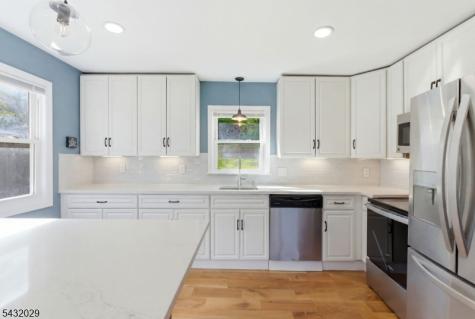 931 Plymouth Lake Drive Stillwater NJ 07860