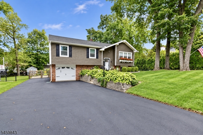 28 Yacht Club Drive Jefferson NJ 07849