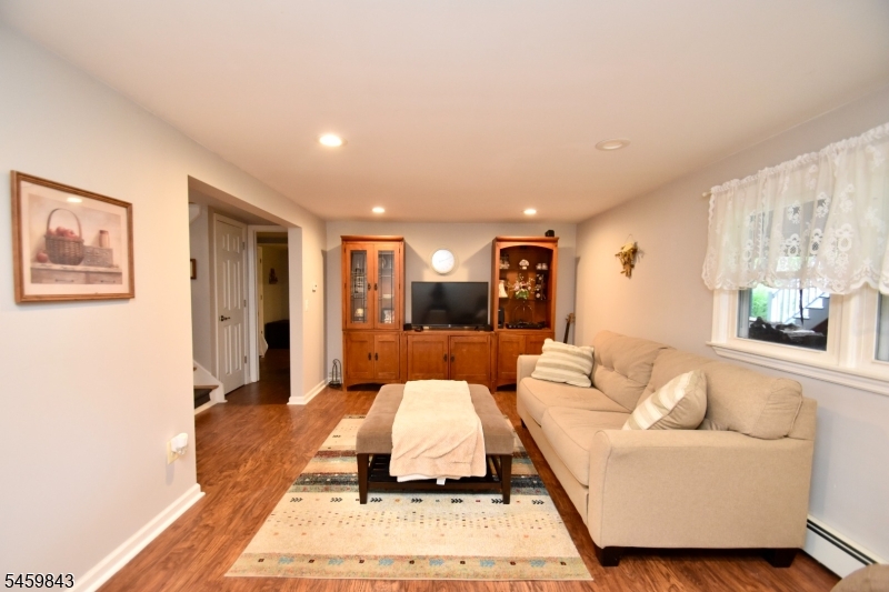28 Yacht Club Drive Jefferson NJ 07849