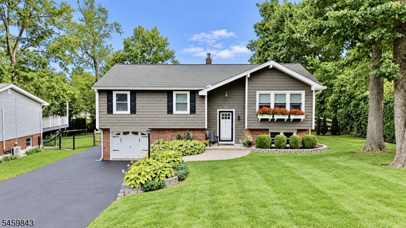 28 Yacht Club Drive Jefferson NJ 07849