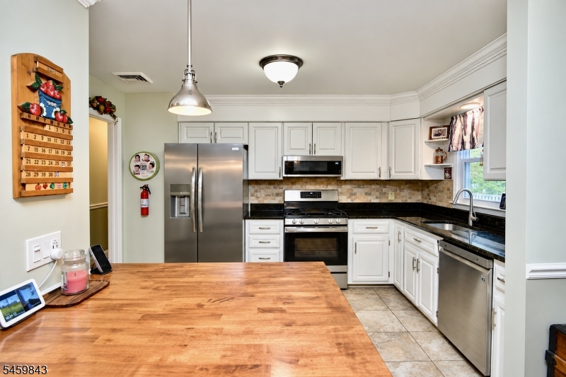 28 Yacht Club Drive Jefferson NJ 07849