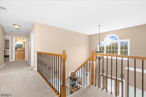 9 Hartley Court Alexandria NJ 08848