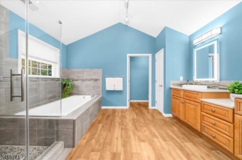 9 Hartley Court Alexandria NJ 08848