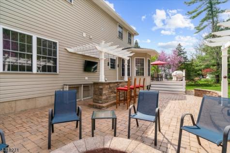 9 Hartley Court Alexandria NJ 08848