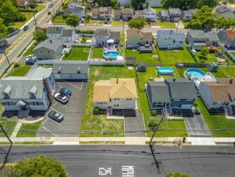 112 Berdan Street Rochelle Park NJ 07662