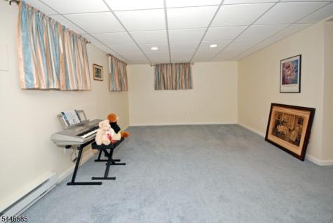 32 Coddington Road Readington NJ 08889