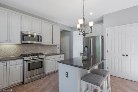 2 Saunders Lane Mount Olive NJ 07840