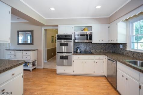 14 Parkwood Road Roxbury NJ 07876
