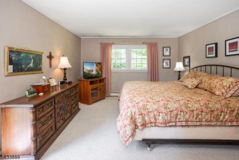 14 Parkwood Road Roxbury NJ 07876