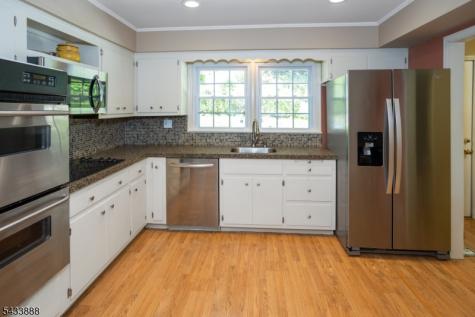 14 Parkwood Road Roxbury NJ 07876
