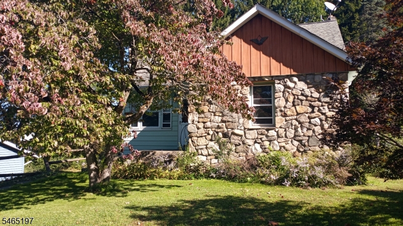 9 Richards Street Ogdensburg NJ 07439