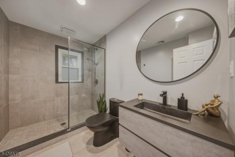 40 Ithanell Road Hopatcong NJ 07843