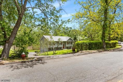 47 Winding Way Byram NJ 07821