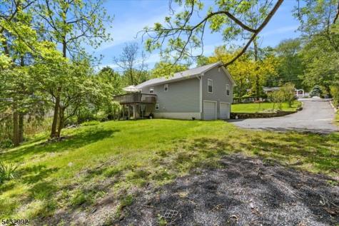 47 Winding Way Byram NJ 07821