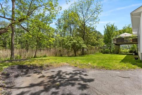 47 Winding Way Byram NJ 07821