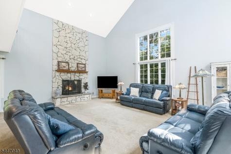 4 Peter Drive Allamuchy NJ 07840