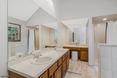 4 Peter Drive Allamuchy NJ 07840