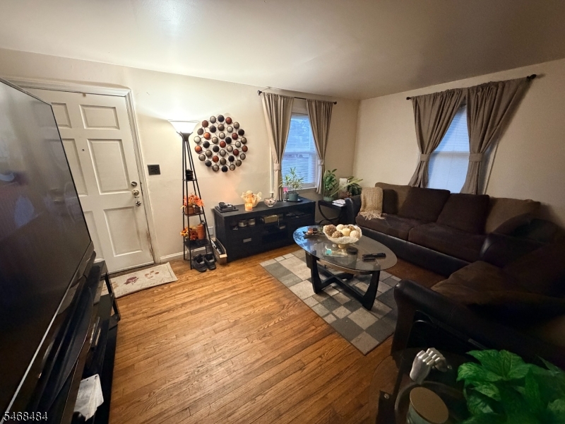 421 Brookside Drive Roselle NJ 07203