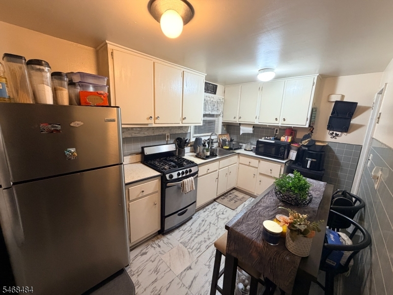 421 Brookside Drive Roselle NJ 07203