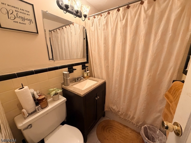 421 Brookside Drive Roselle NJ 07203