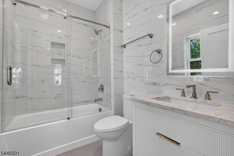 43 Oakwood Avenue Livingston NJ 07039