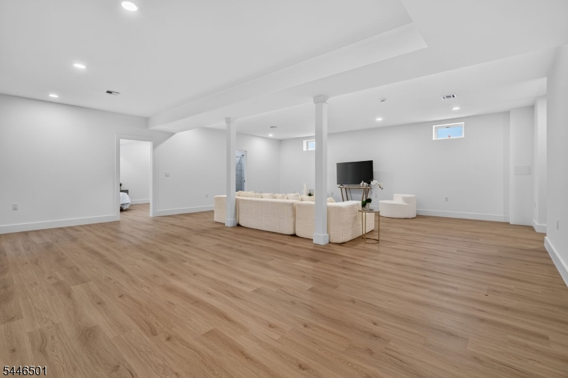 43 Oakwood Avenue Livingston NJ 07039