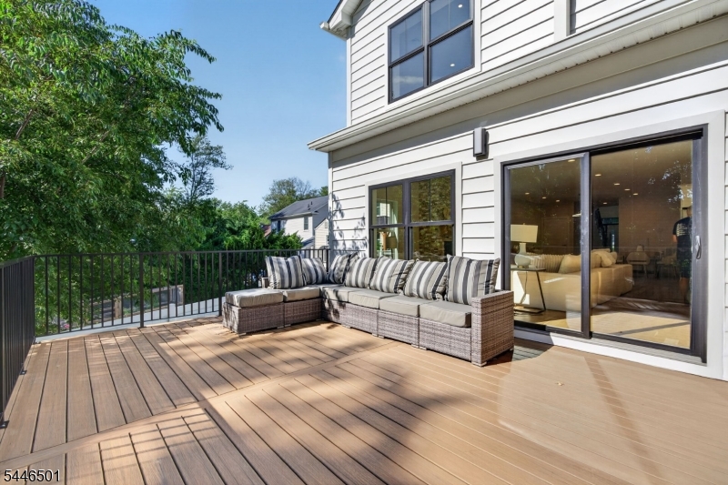 43 Oakwood Avenue Livingston NJ 07039